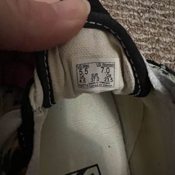 Vans - Picture 4 of 4